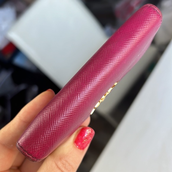 Auth. PRADA Gather Leather 6 Ring Key Case Wallet Pink Gold Tone Hardware Logo - Picture 8 of 17